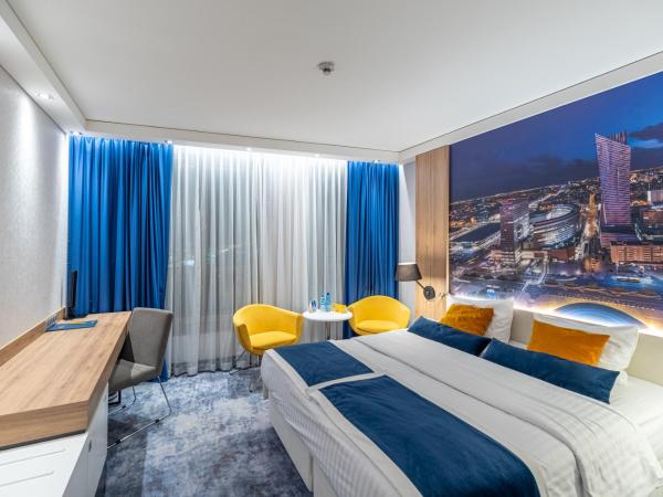 Golden Tulip Warsaw Airport : photo 2 de la chambre chambre lit king-size supérieure