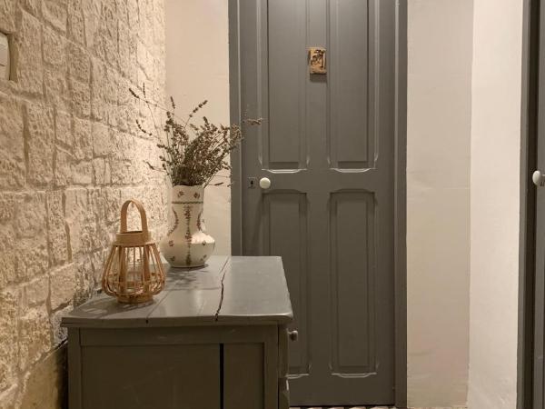 Bastide Sainte Agnès : photo 6 de la chambre chambre lit king-size - vue sur jardin