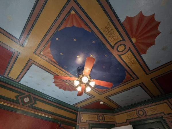 Stone Soup Inn : photo 5 de la chambre king room (victorian) with shared bath