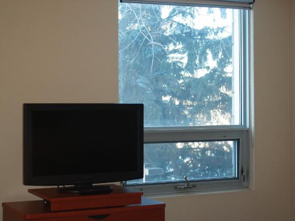 University of Alberta - Hotel : photo 8 de la chambre chambre standard lit queen-size