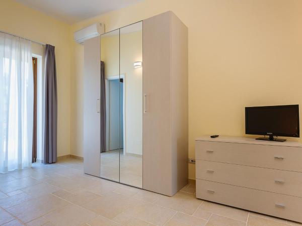 Residence Masseria Santa Lucia : photo 7 de la chambre appartement