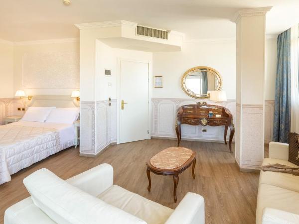 Hotel Baia Imperiale : photo 2 de la chambre suite junior - vue sur mer