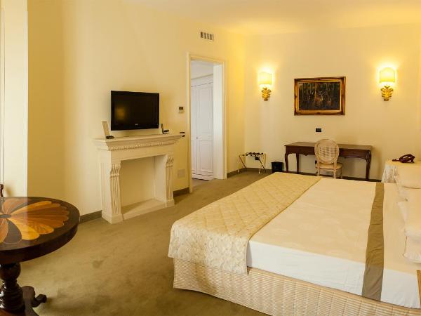 Grand Hotel Di Lecce : photo 4 de la chambre chambre deluxe double ou lits jumeaux