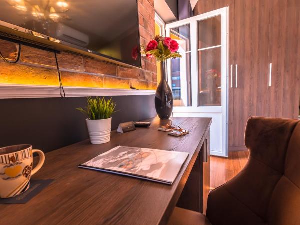 Seven Stories Rooms, 4th Floor, no elevator : photo 4 de la chambre chambre double deluxe avec balcon