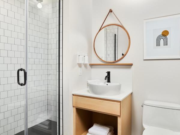 Kinship Landing : photo 9 de la chambre suite lit king-size