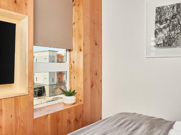 Kinship Landing : photo 6 de la chambre mountain queen balcony suite