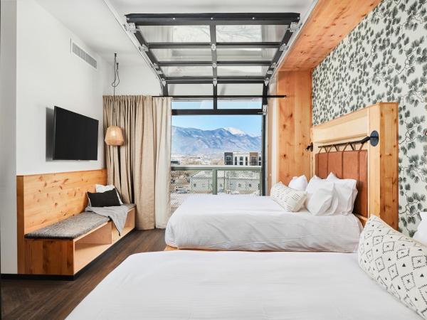 Kinship Landing : photo 1 de la chambre mountain double queen suite