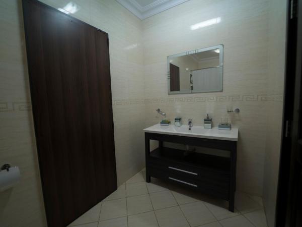 Al Ghubrah Plaza Hotel : photo 5 de la chambre suite deluxe