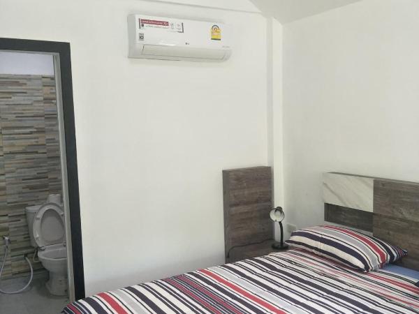 Lanta Fa Rung Beach Resort : photo 8 de la chambre bungalow deluxe avec climatisation - vue sur jardin