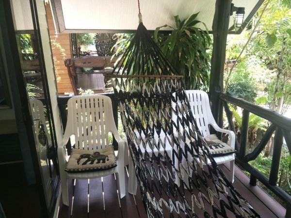 Lanta Fa Rung Beach Resort : photo 5 de la chambre bungalow supérieur avec climatisation - vue sur jardin