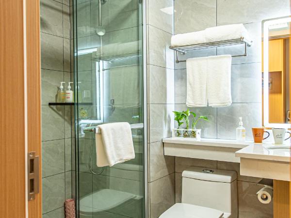 Shanghai JOYFUL YARD Hotel-Free shuttle bus from Pudong Airport and Disneylan : photo 6 de la chambre chambre standard lit queen-size