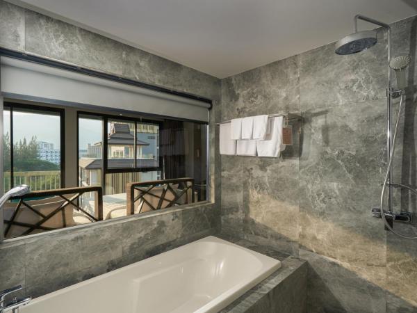 Cross Vibe Chiang Mai Decem Nimman Hotel - formerly X2 Vibe Chiang Mai Decem - SHA Extra Plus : photo 5 de la chambre suite studio triple