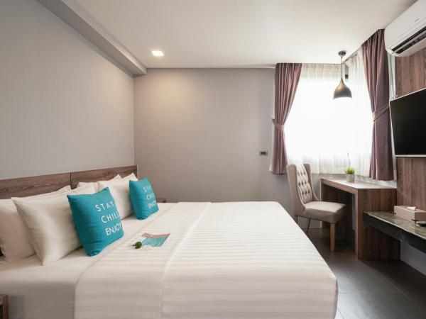 Cross Vibe Chiang Mai Decem Nimman Hotel - formerly X2 Vibe Chiang Mai Decem - SHA Extra Plus : photo 3 de la chambre suite familiale 2 chambres - vue sur montagne