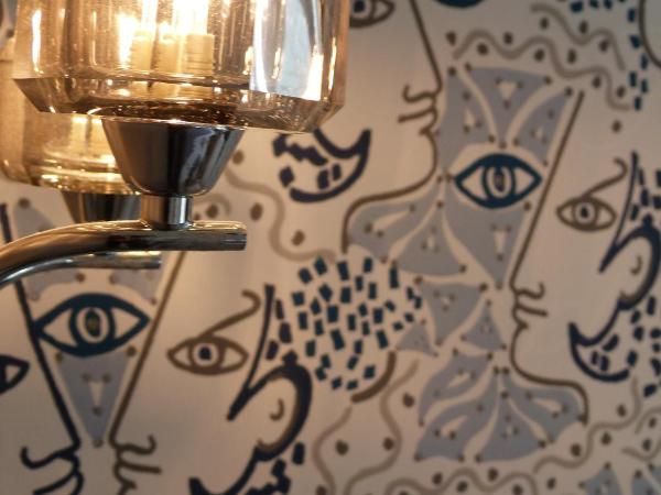 Hôtel Le Bretagne : photo 1 de la chambre petite chambre double - vue sur remparts