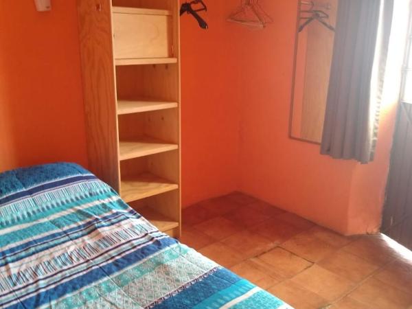 Hostal don Felipe : photo 2 de la chambre chambre double avec salle de bains commune