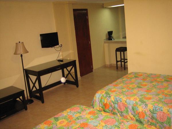 Hotel Delfines Acapulco by NG Hoteles : photo 1 de la chambre chambre double supérieure avec deux lits doubles