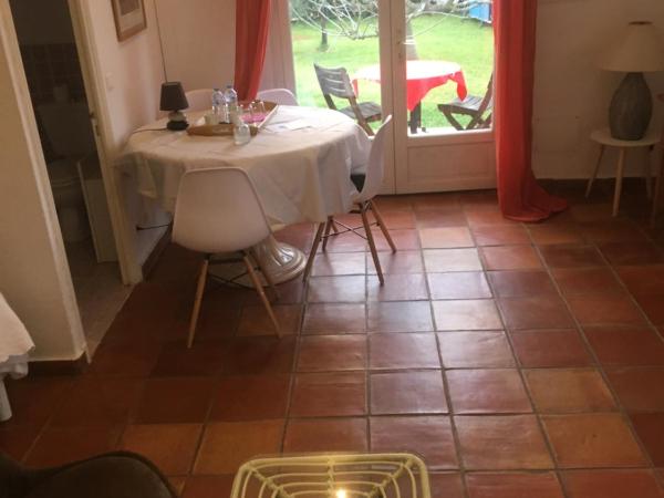 Clos des Vignes Pampelonne Vineyard : photo 10 de la chambre suite - vue sur piscine