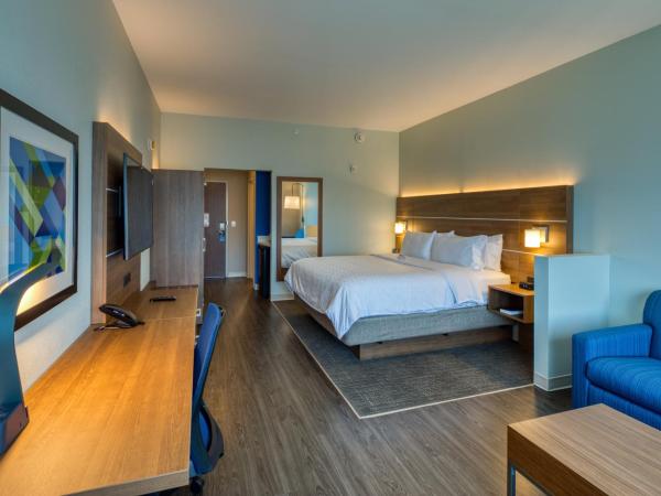 Holiday Inn Express & Suites - Charlotte - South End, an IHG Hotel : photo 1 de la chambre suite avec baignoire accessible aux personnes malentendantes - non-fumeurs