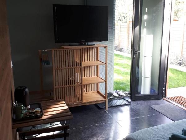 B&B Alegría : photo 4 de la chambre chambre double - vue sur jardin