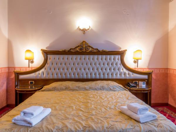 Alexios Luxury Hotel : photo 1 de la chambre chambre double ou lits jumeaux