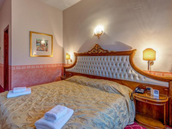 Alexios Luxury Hotel : photo 4 de la chambre chambre double ou lits jumeaux