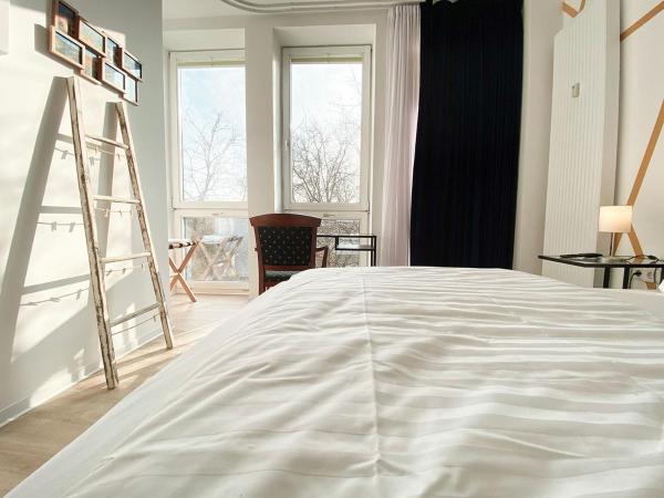 Kangarooms - Schlachte Weserpromenade : photo 8 de la chambre chambre double - vue sur promenade