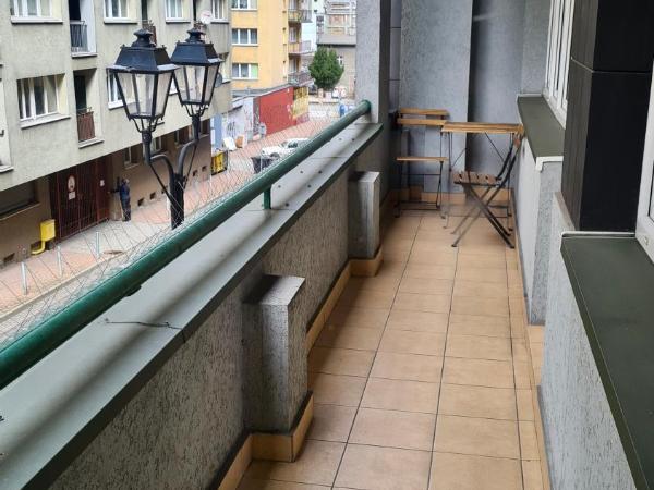 Hostel Moderna Rest : photo 6 de la chambre chambre quadruple avec balcon