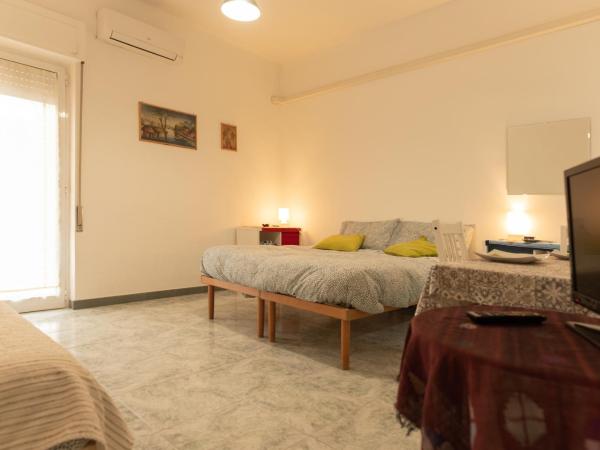 Archita Guest House : photo 1 de la chambre chambre double deluxe avec lit d'appoint