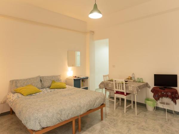 Archita Guest House : photo 4 de la chambre chambre double deluxe avec lit d'appoint