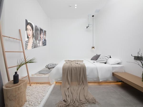 Xi Shan Hotel : photo 3 de la chambre chambre lit queen-size avec baignoire spa