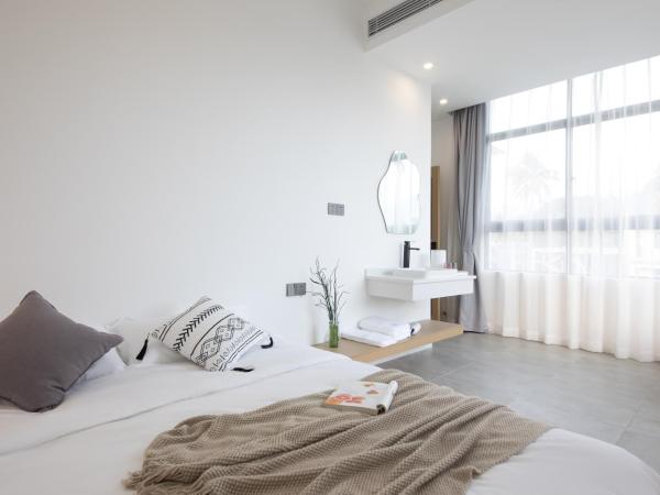 Xi Shan Hotel : photo 4 de la chambre chambre lit queen-size avec baignoire spa