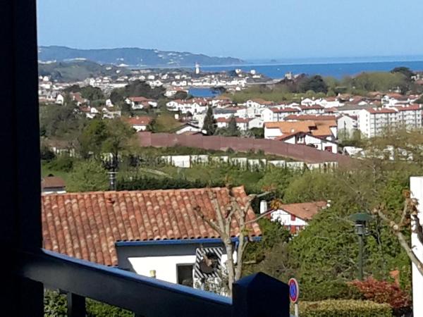 Chambre d'hôtes Danielle : photo 5 de la chambre chambre double - vue sur mer