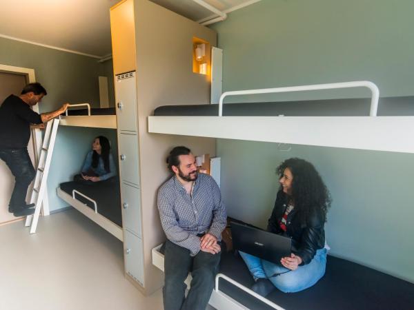 Bergen Hostel Montana : photo 3 de la chambre chambre quadruple avec salle de bains