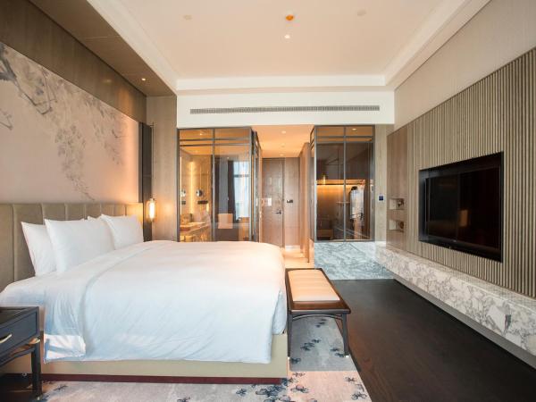 Sofitel Hangzhou Yingguan : photo 2 de la chambre chambre de luxe avec lit king-size - vue sur ville