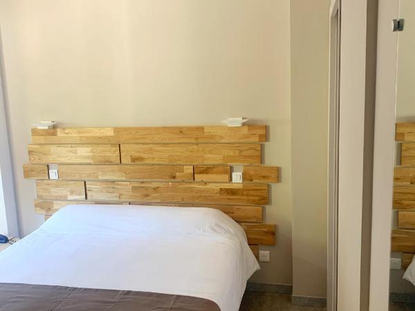 Hôtel Beau Soleil : photo 1 de la chambre chambre familiale - vue latérale sur mer