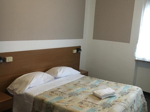 Hotel Miramare : photo 1 de la chambre chambre double standard