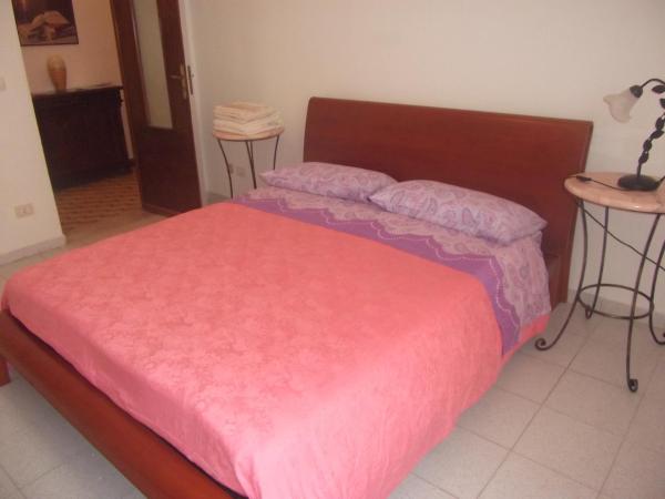 Il Giardino del Nespolo : photo 2 de la chambre chambre double - vue sur jardin