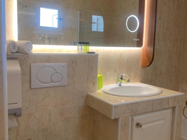 Hôtel Beau Soleil : photo 9 de la chambre suite - vue sur mer