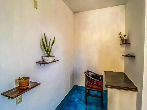 Shaka House : photo 8 de la chambre chambre double avec salle de bains privative