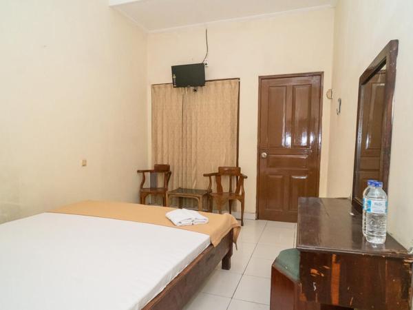 RedDoorz near Kampus 3 UTY Yogyakarta : photo 4 de la chambre chambre double Économique