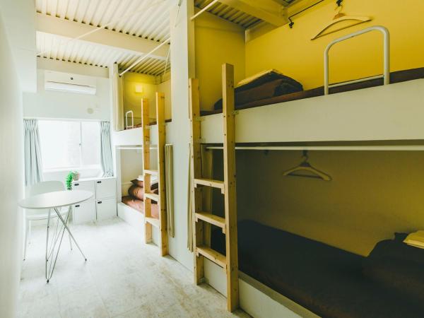 Hippo Hostel and Cafe Bar : photo 6 de la chambre lit simple dans dortoir pour femmes