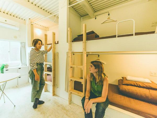 Hippo Hostel and Cafe Bar : photo 2 de la chambre lit simple dans dortoir pour femmes