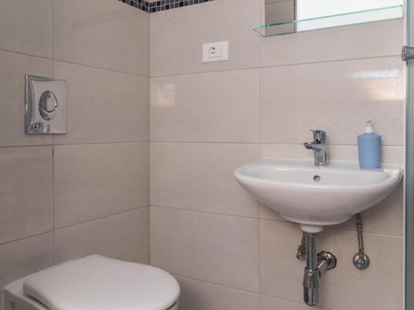 Begović Guest House : photo 4 de la chambre chambre simple avec balcon