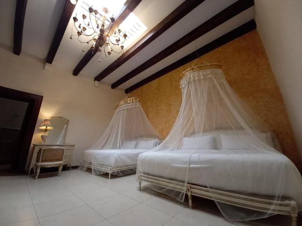 Hotel Marqués del Ángel : photo 3 de la chambre chambre double familiale