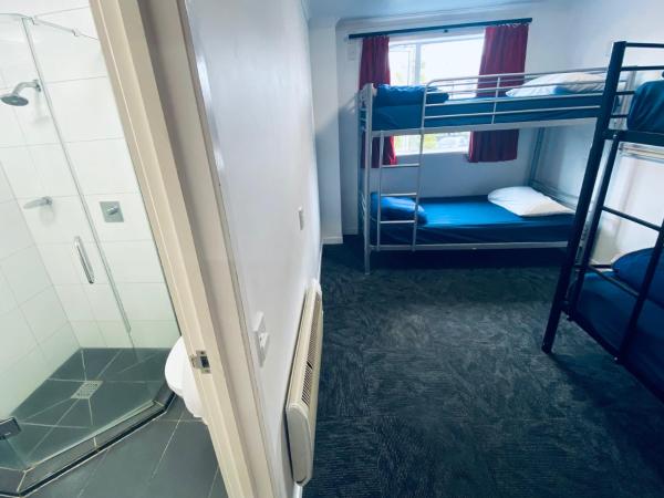 Based by the Lake : photo 3 de la chambre 4 bed ensuite dormitory - no children