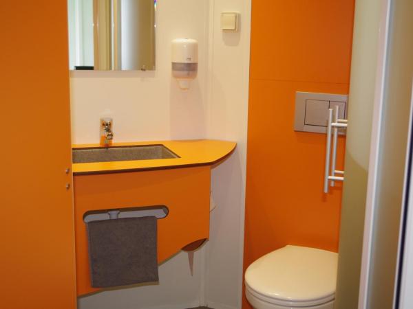 Kyriad Direct Saintes : photo 8 de la chambre chambre double