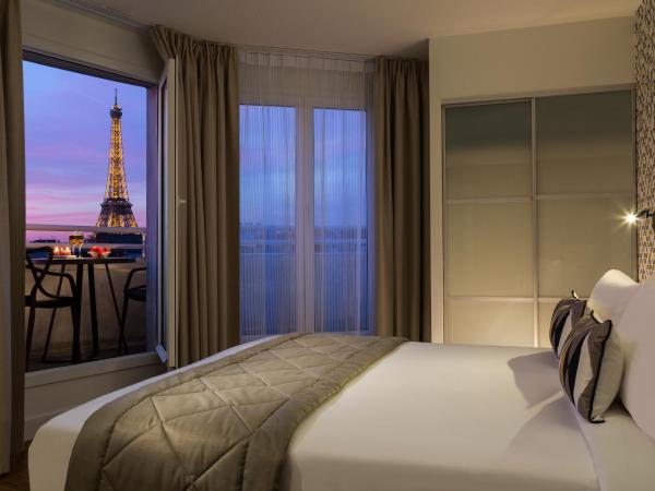 Citadines Tour Eiffel Paris : photo 2 de la chambre studio eiffel tower view with balcony