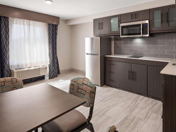 Best Western Plus Executive Residency Nashville : photo 4 de la chambre suite avec 2 lits queen-size