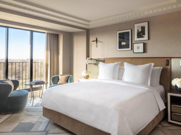 Four Seasons Hotel London at Park Lane : photo 3 de la chambre chambre lit king-size premier - récemment rénovée