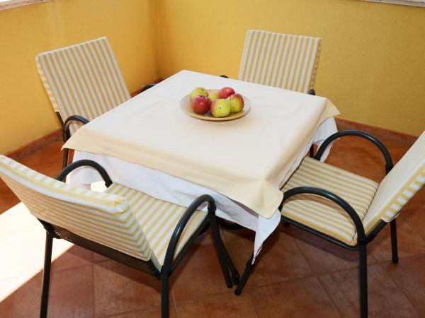 Villa NiNa B&B Rovinj : photo 10 de la chambre appartement 2 chambres confort avec balcon